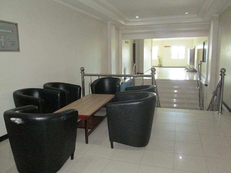 Merpati Hotel Понтианак Екстериор снимка